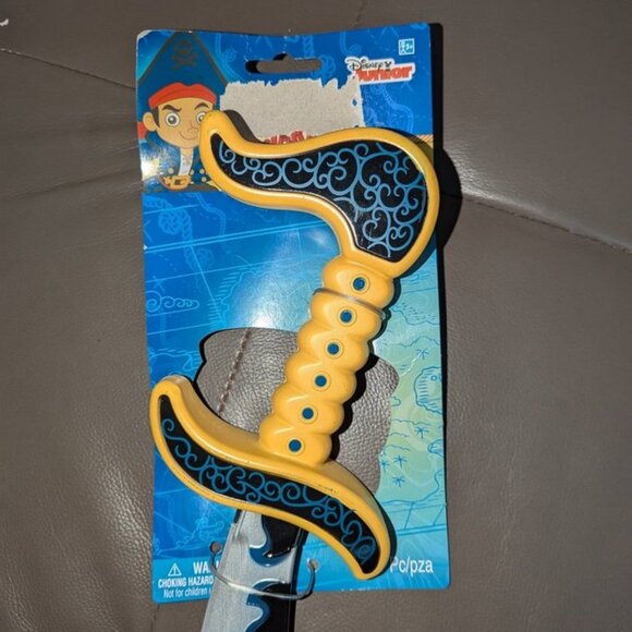 NEW Disney Junior Jake Neverland Pirates Halloween Toy Dress Up Costume Sword - Picture 2 of 3